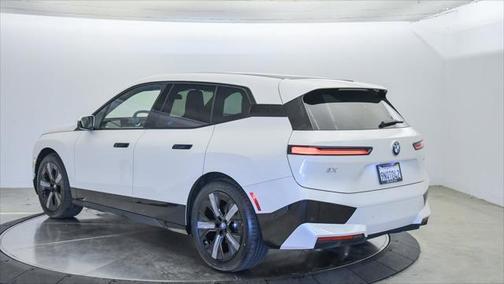 2025 BMW iX xDrive50