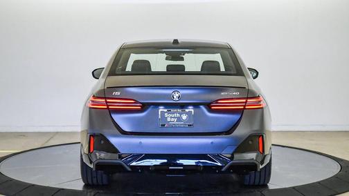 Frozen Deep Gre 2027 BMW i5 eDrive40