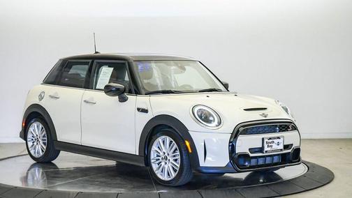 Pepper White 2023 MINI Hardtop Cooper S