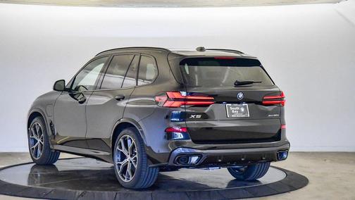 Black Sapphire Metallic 2026 BMW X5 PHEV xDrive50e
