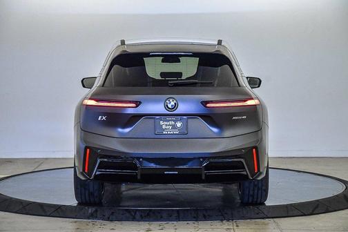 2026 BMW iX xDrive45