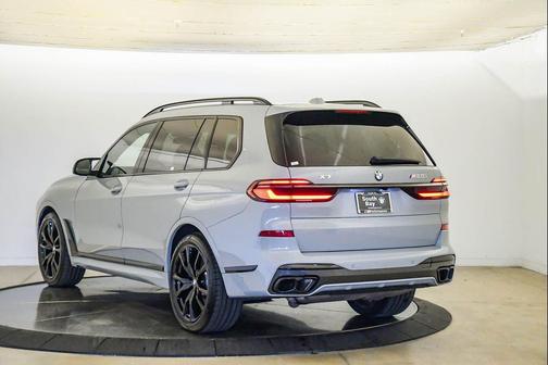 Brooklyn Grey Metallic 2024 BMW X7 M60i