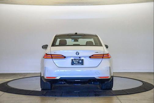 2026 BMW i5 xDrive40