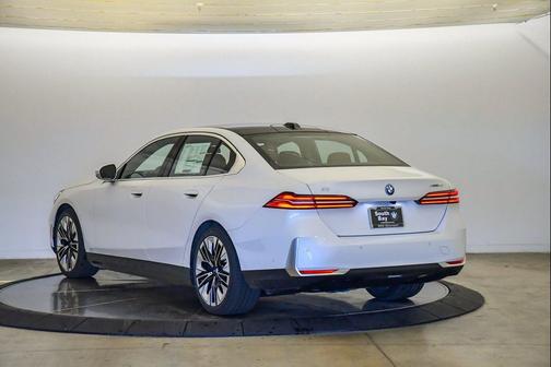 2026 BMW i5 xDrive40