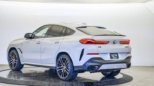 2026 BMW X6 M60i