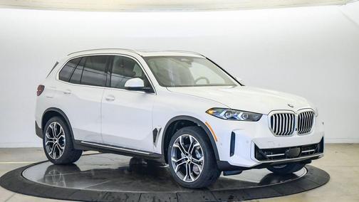 Mineral White Metallic 2026 BMW X5 sDrive40i