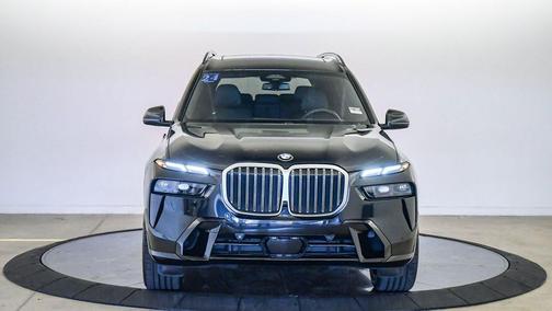 Black Sapphire Metallic 2024 BMW X7 xDrive40i