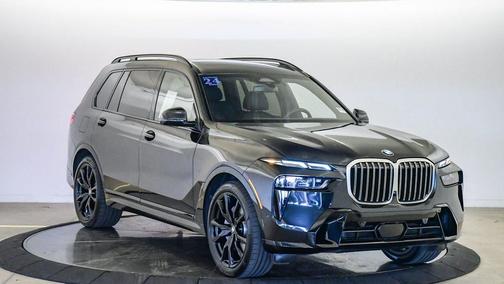 Black Sapphire Metallic 2024 BMW X7 xDrive40i
