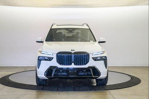 Alpine White 2026 BMW X7 xDrive40i