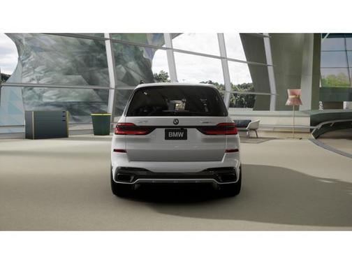 Alpine White 2026 BMW X7 xDrive40i