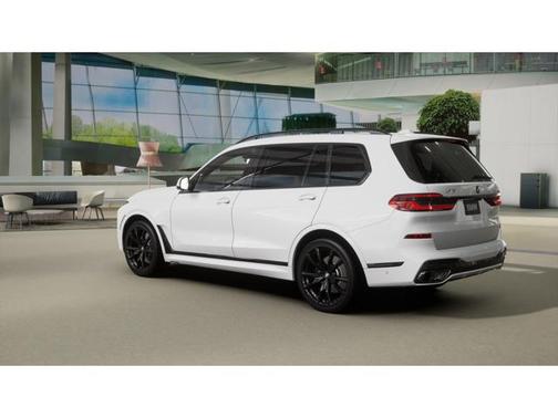 Alpine White 2026 BMW X7 xDrive40i