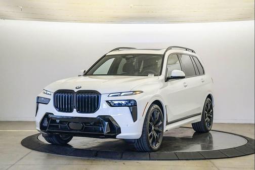 Alpine White 2026 BMW X7 xDrive40i