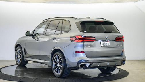 Skyscraper Grey Metallic 2026 BMW X5 sDrive40i