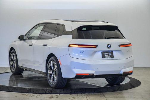2026 BMW iX xDrive45