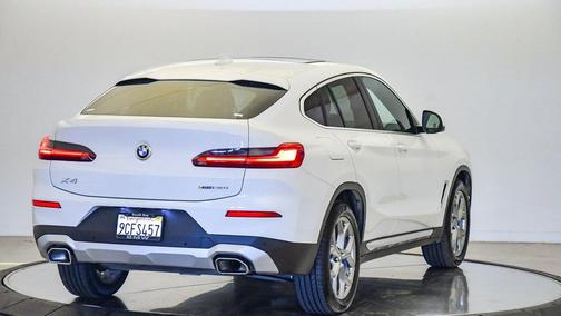 2022 BMW X4 xDrive30i