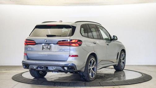 Skyscraper Grey Metallic 2026 BMW X5 PHEV xDrive50e