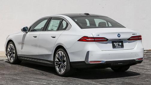 2025 BMW i5 xDrive40