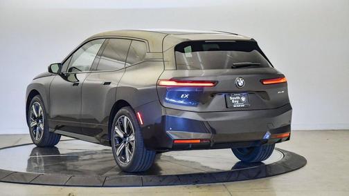 2026 BMW iX xDrive45