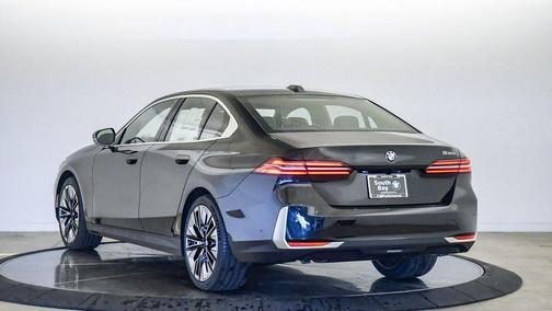 Black Sapphire Metallic 2026 BMW 530 530i