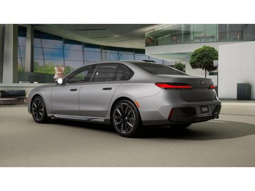 2025 BMW 740 i