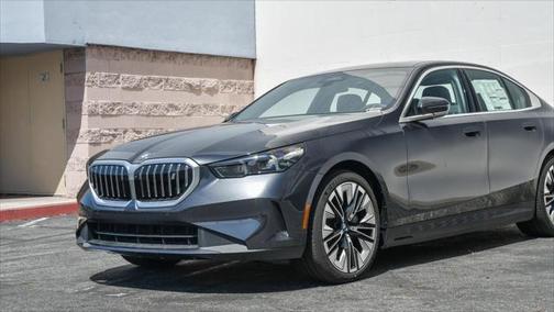 2025 BMW i5 xDrive40