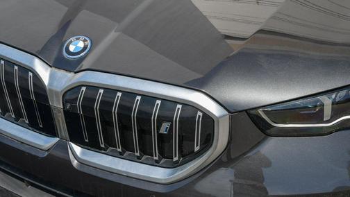 2025 BMW i5 xDrive40