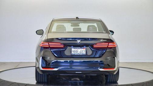 2025 BMW 530 i