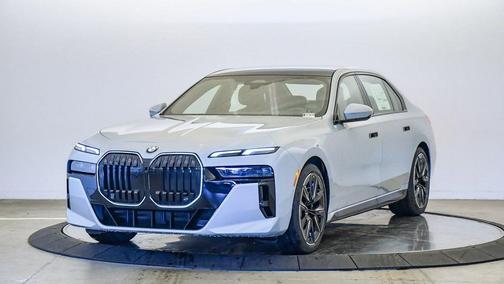 2026 BMW 740 740i