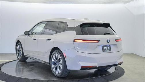 2026 BMW iX xDrive45