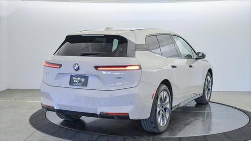 2026 BMW iX xDrive45