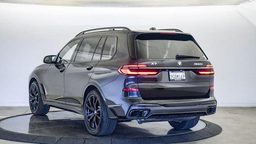 Black Sapphire Metallic 2023 BMW X7 M60i
