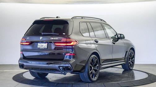 Black Sapphire Metallic 2023 BMW X7 M60i
