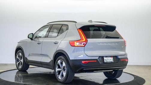 Vapour Grey Metallic 2026 Volvo XC40 Plus, B5 AWD Gas (mild hybrid), Dark