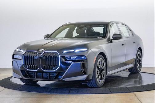 Frozen Deep Gre 2026 BMW 740 740i