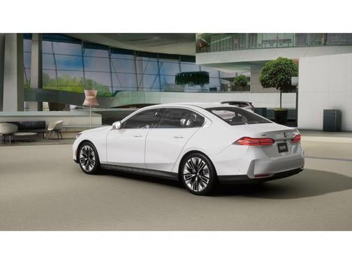 Alpine White 2027 BMW 530 i xDrive