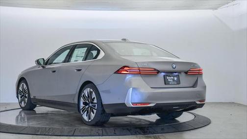2025 BMW i5 xDrive40