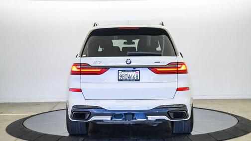 Alpine White 2022 BMW X7 xDrive40i