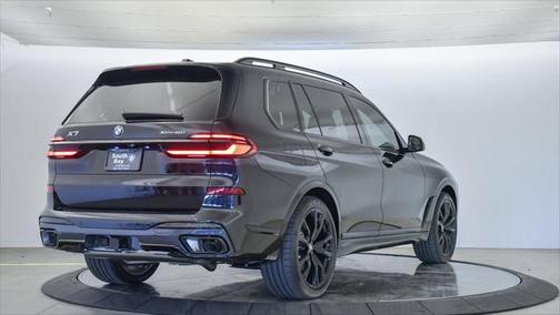 2025 BMW X7 xDrive40i