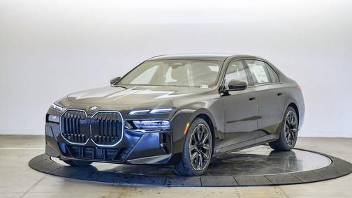 2026 BMW 740 740i
