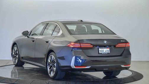 2025 BMW 530 i