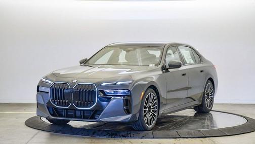 2026 BMW 740 740i
