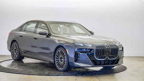 2026 BMW 740 740i