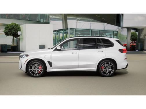 Mineral White Metallic 2026 BMW X5 PHEV xDrive50e