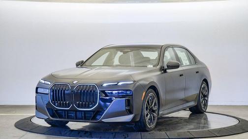 2026 BMW 740 740i