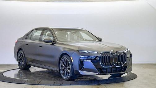 2026 BMW 740 740i