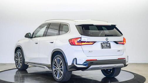 Alpine White 2026 BMW X1 xDrive28i