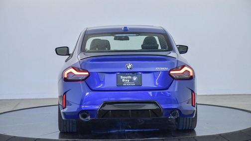 2025 BMW 230 i