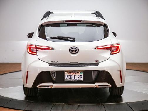 White 2022 Toyota Corolla SE