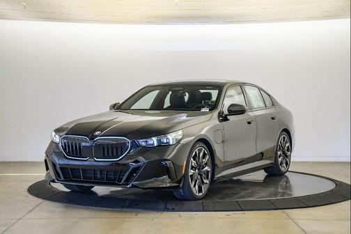 Black Sapphire Metallic 2026 BMW 550e xDrive