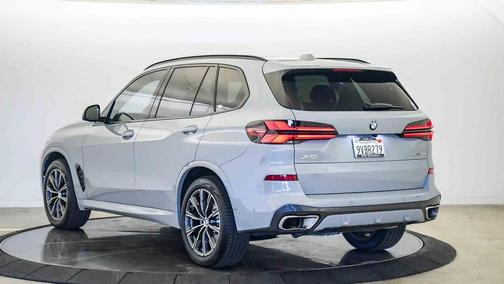 Gray Metallic 2026 BMW X5 sDrive40i